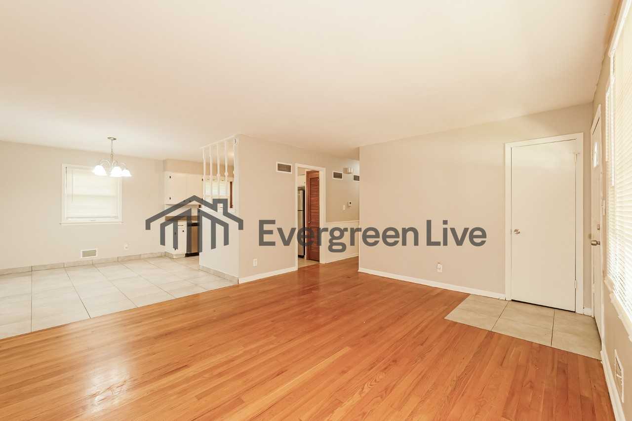 15005 E 43rd St S - Photo 4 of 15