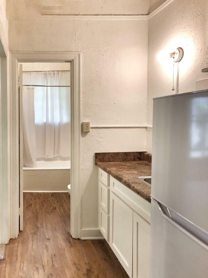 223-1724 N EDGEMONT ST - Photo 7 of 17