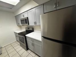 featured image of 202 N Alvernon Way