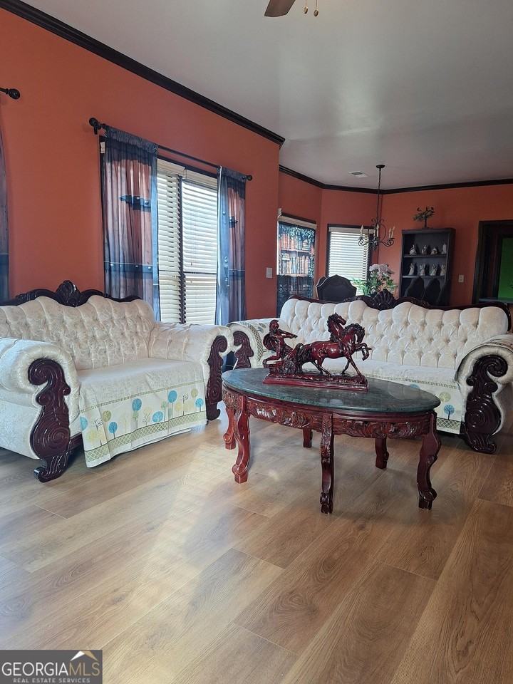 100 Sunvalley Dr - Photo 3 of 19