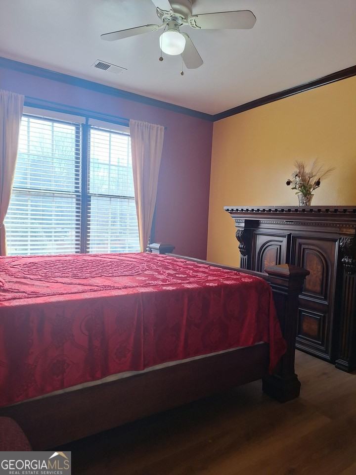 100 Sunvalley Dr - Photo 7 of 19