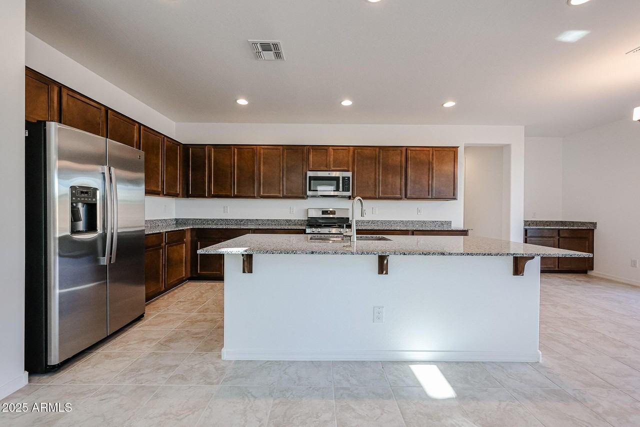 14744 W Cottontail Ln - Photo 2 of 20