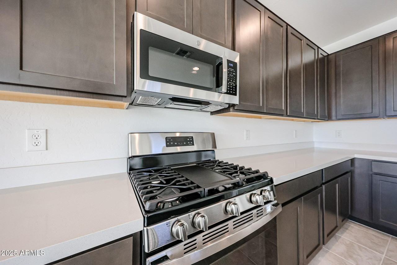 14759 W Cottontail Ln - Photo 4 of 20