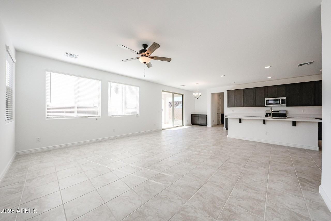 14759 W Cottontail Ln - Photo 7 of 20