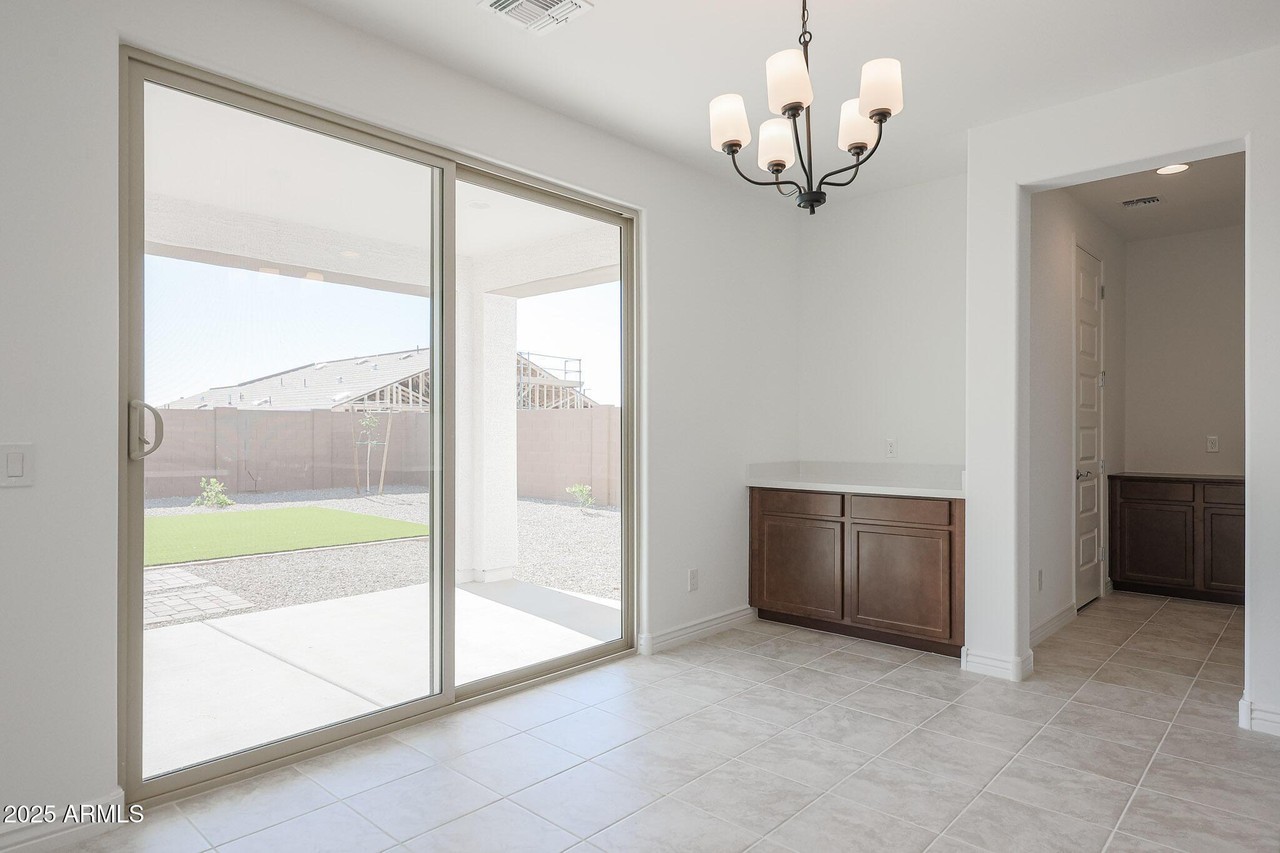 14767 W Cottontail Ln - Photo 4 of 20