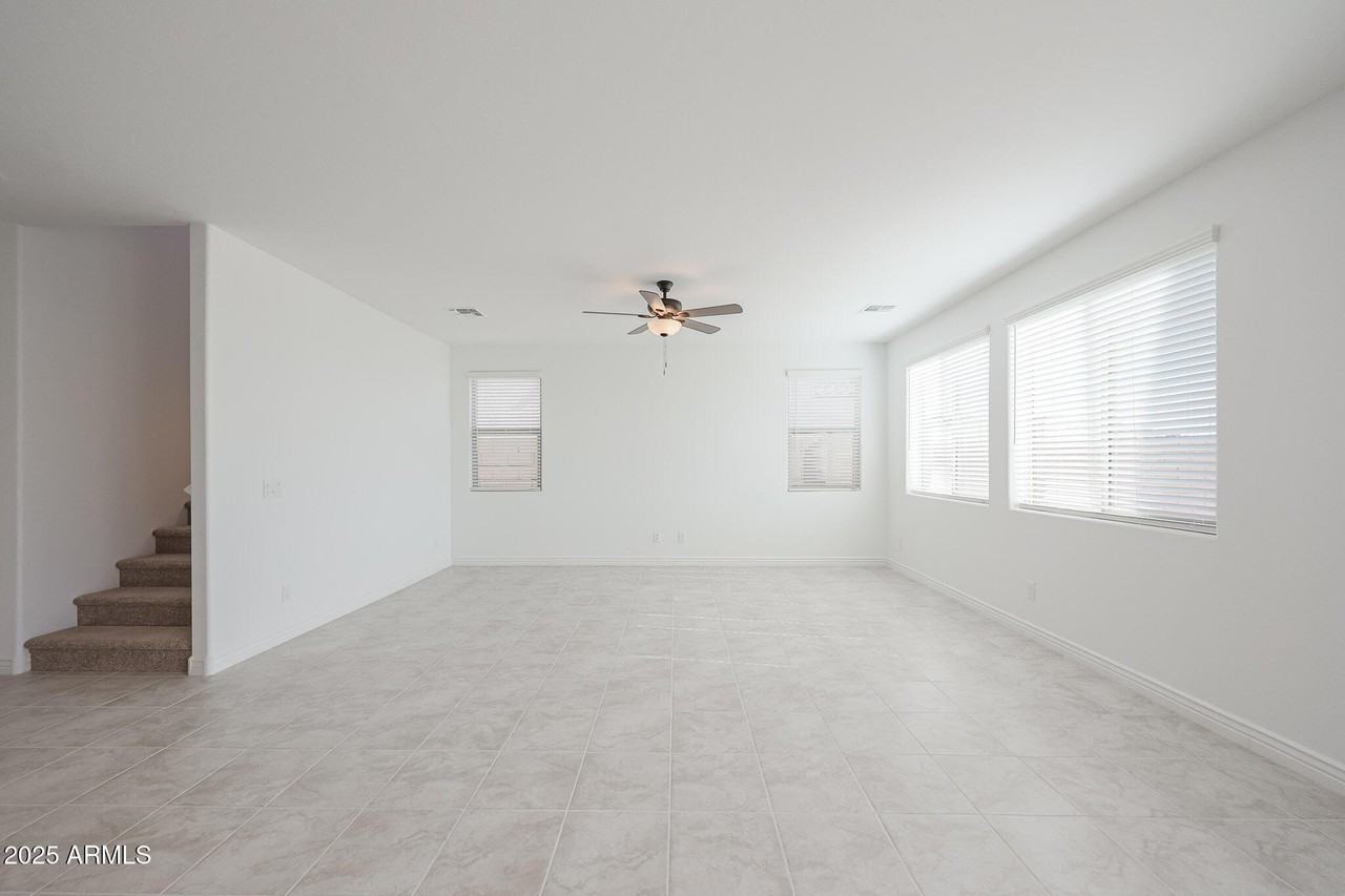 14767 W Cottontail Ln - Photo 5 of 20