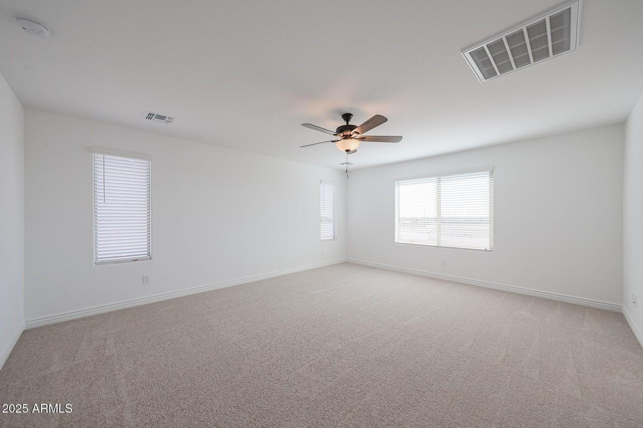 14767 W Cottontail Ln - Photo 7 of 20