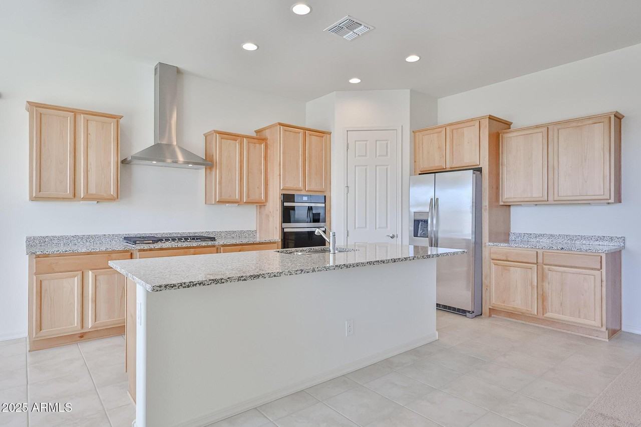 16685 W Questa Dr - Photo 2 of 21