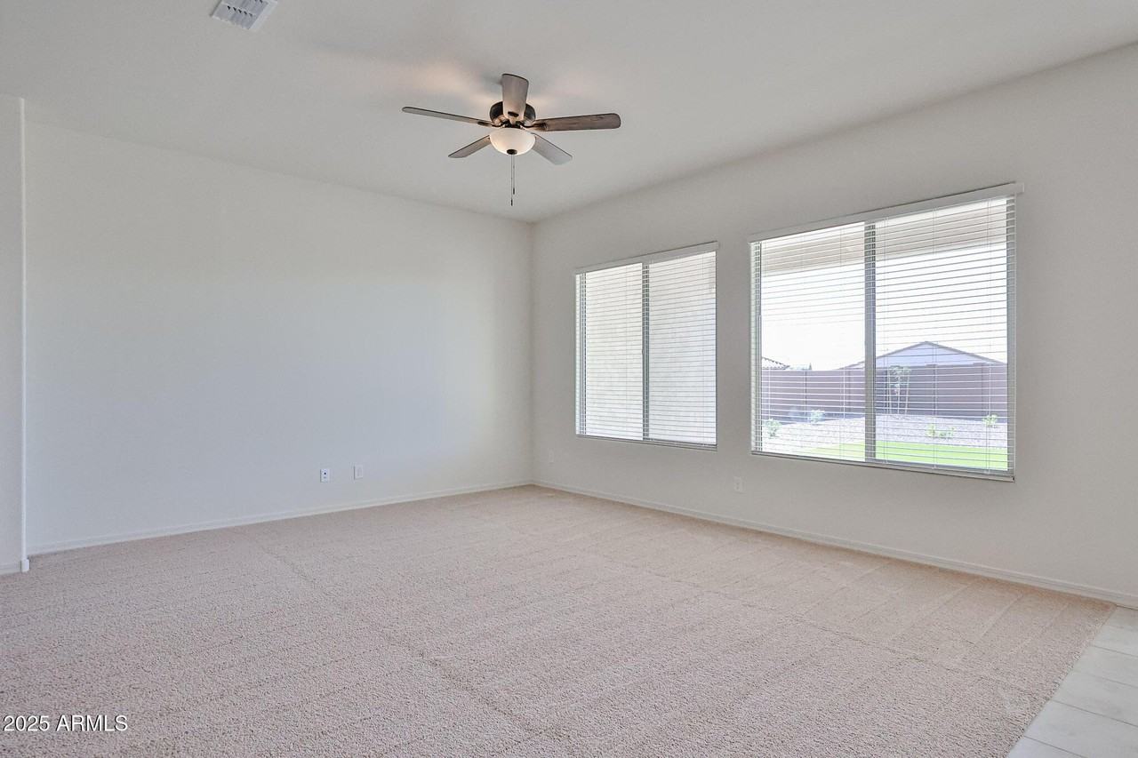 16685 W Questa Dr - Photo 6 of 21