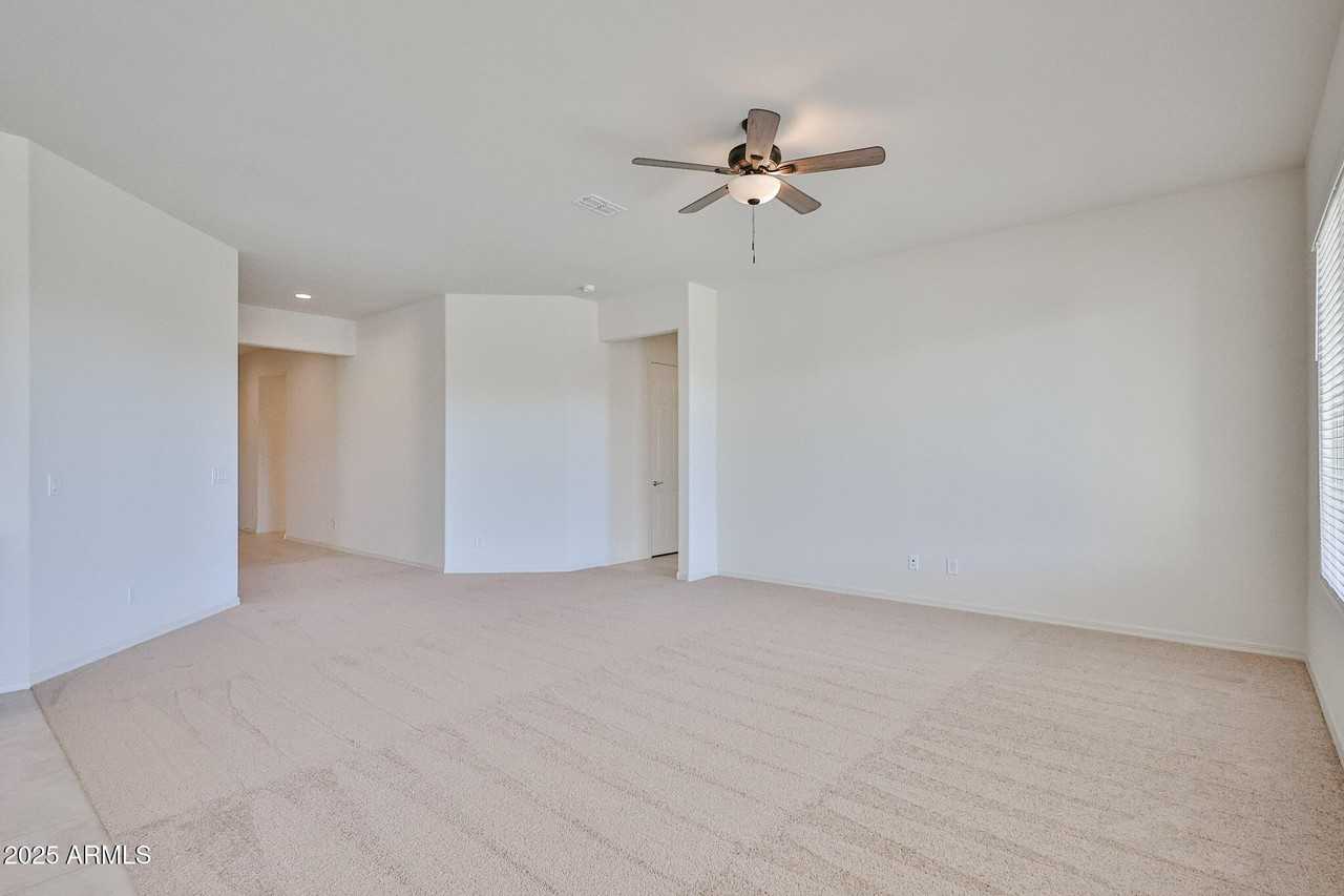 16685 W Questa Dr - Photo 7 of 21