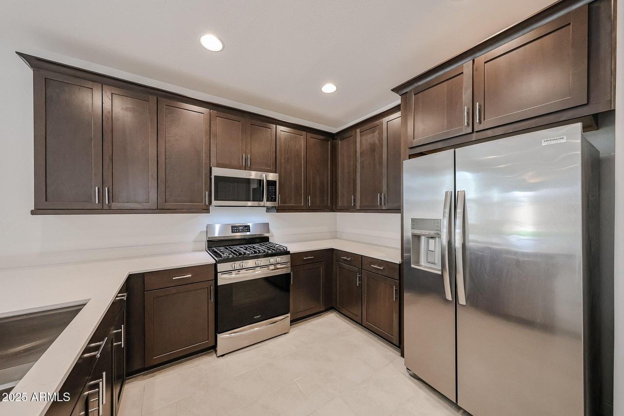 2068 W Sierra Sunset Trl - Photo 3 of 20