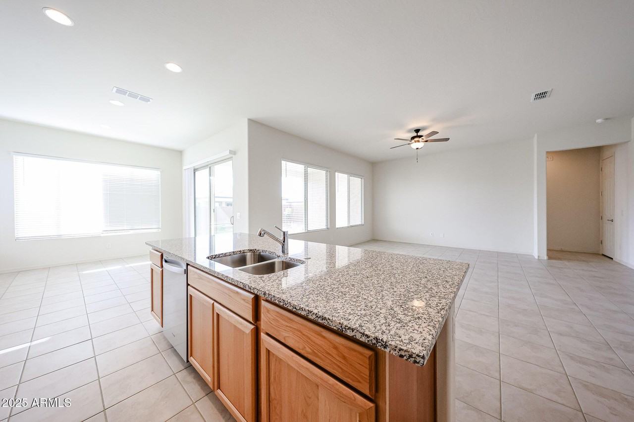 24913 N 170th Dr - Photo 3 of 22