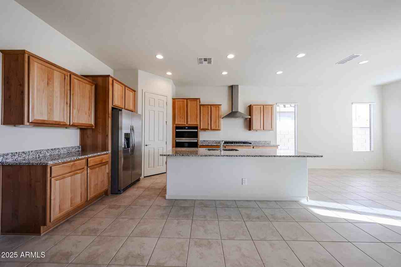 24913 N 170th Dr - Photo 4 of 22