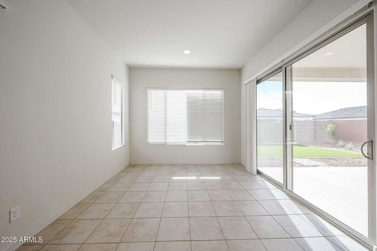 24913 N 170th Dr - Photo 5 of 22