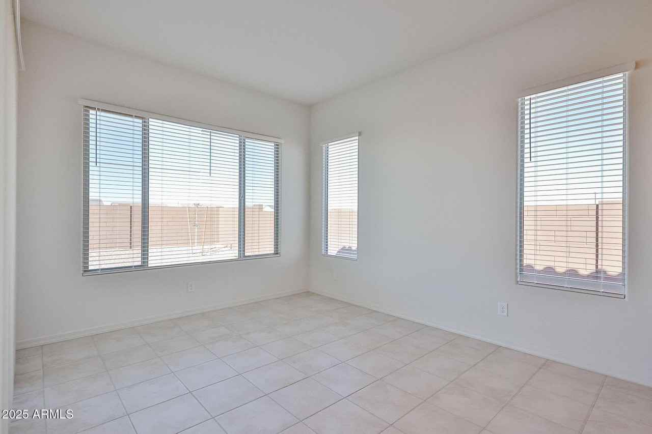 24940 N 170th Dr - Photo 5 of 22