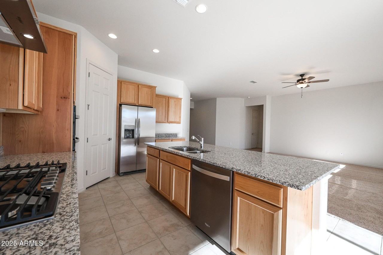 24955 N 170th Dr - Photo 4 of 20