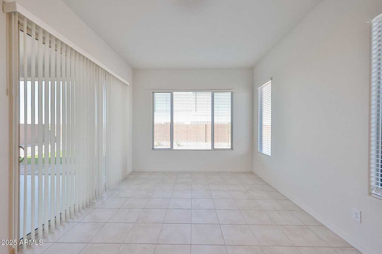 25079 N 171st Ave - Photo 4 of 22