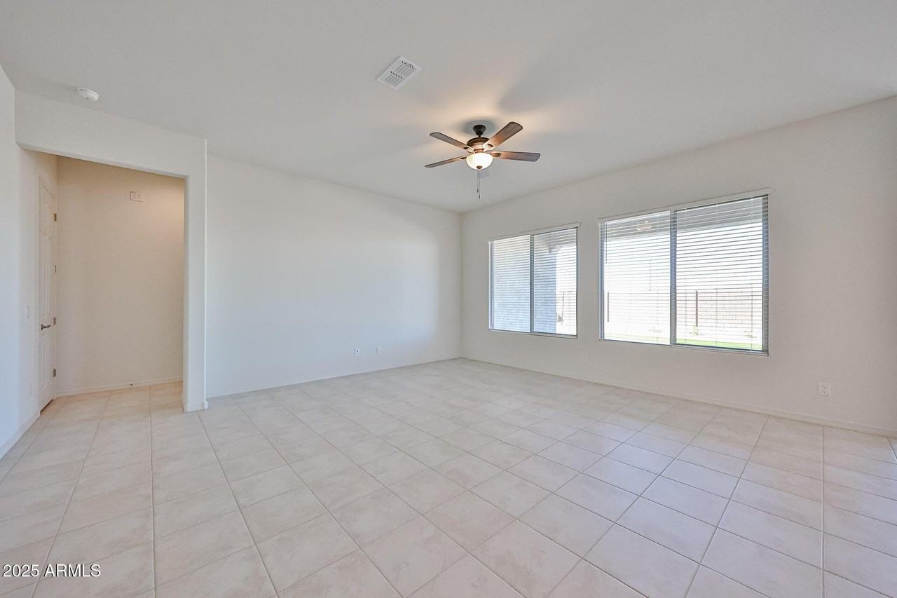 25079 N 171st Ave - Photo 6 of 22