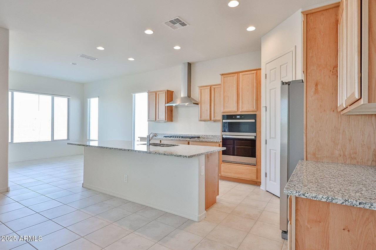 25079 N 171st Ave - Photo 7 of 22