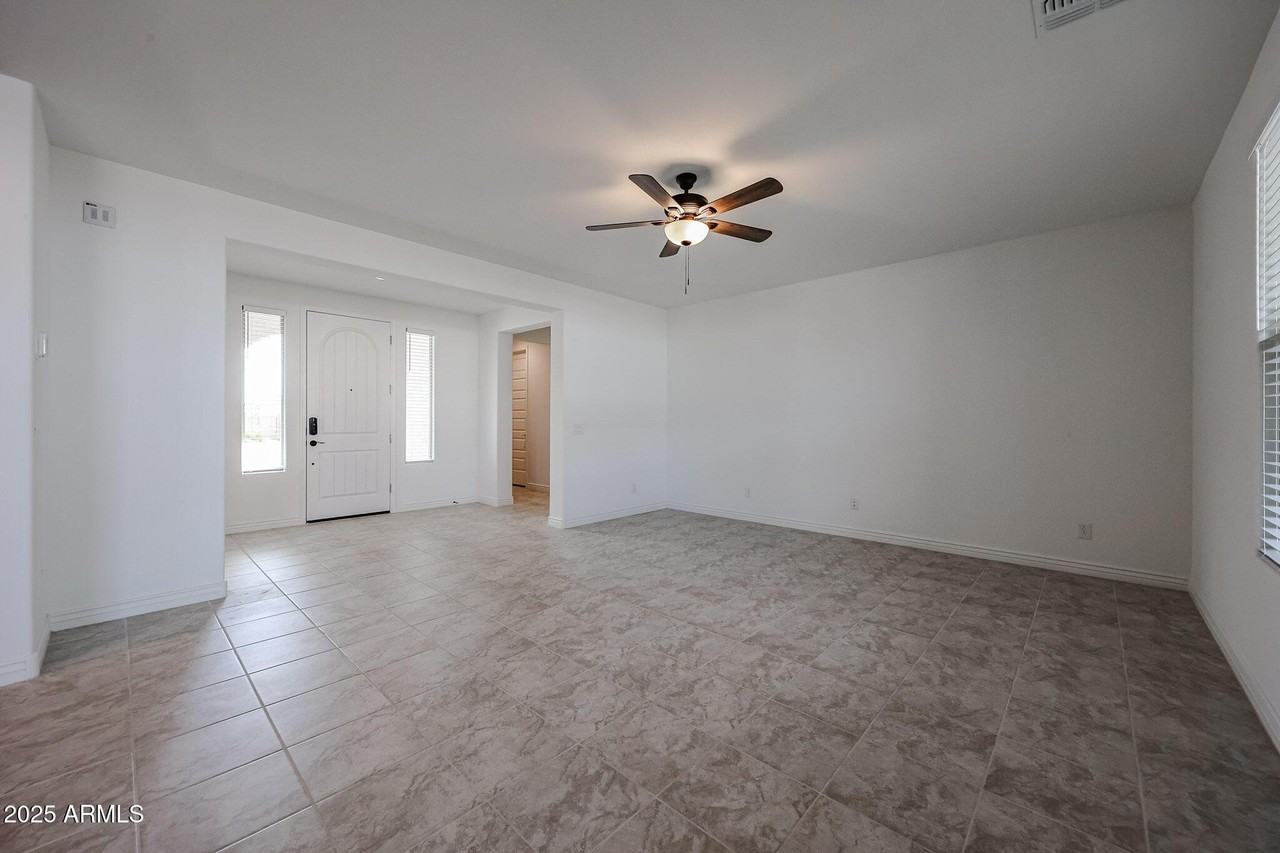 25128 N 171st Ave - Photo 7 of 22