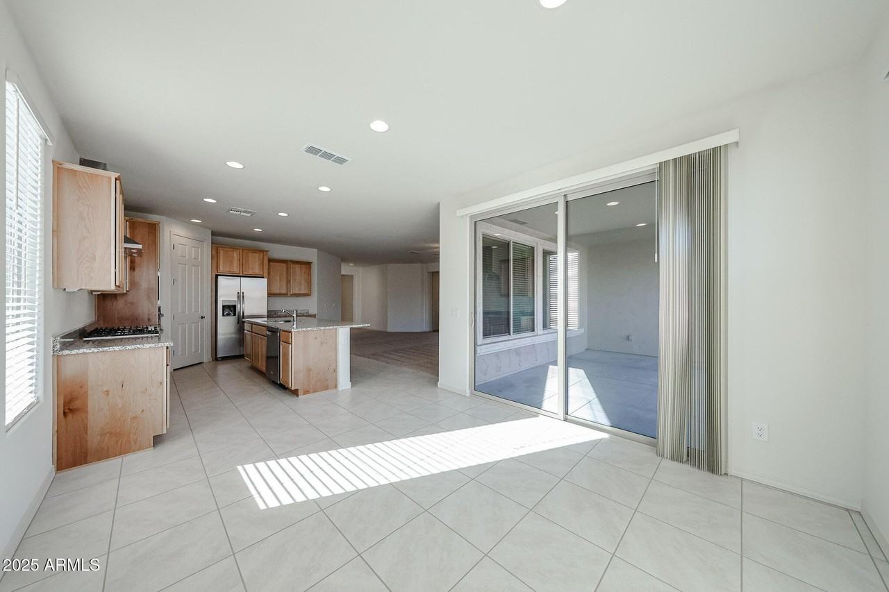 27657 N 71st Ave - Photo 6 of 22