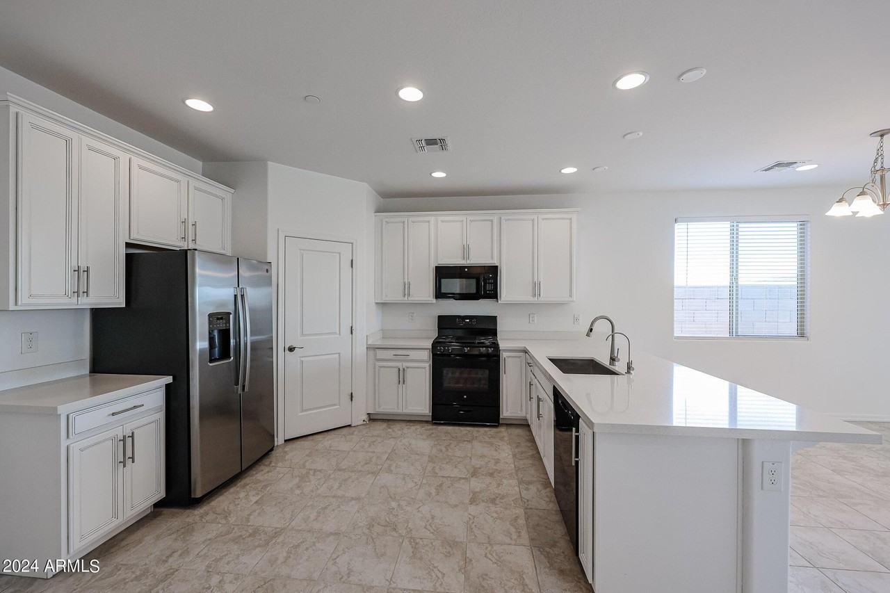 28440 N 132nd Dr - Photo 3 of 25