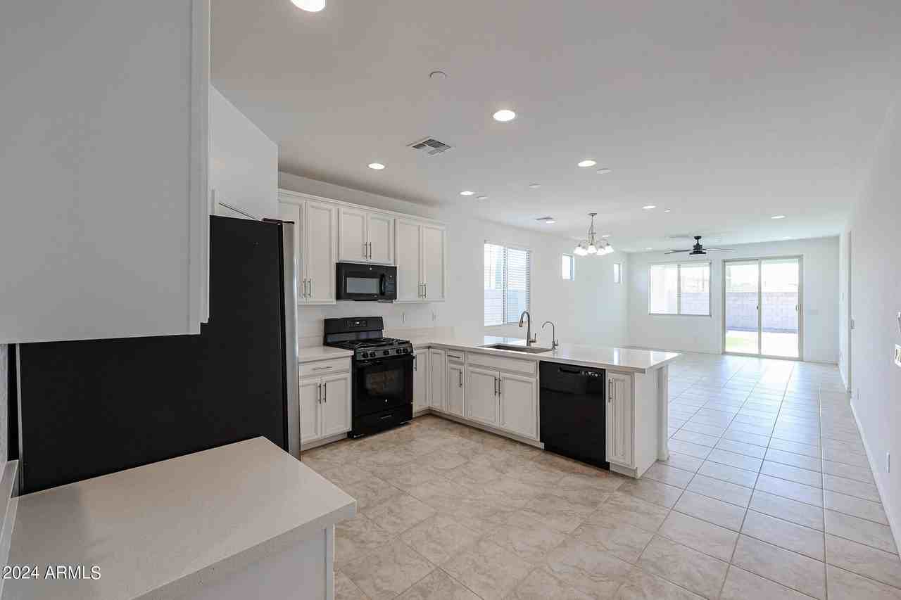 28440 N 132nd Dr - Photo 5 of 25