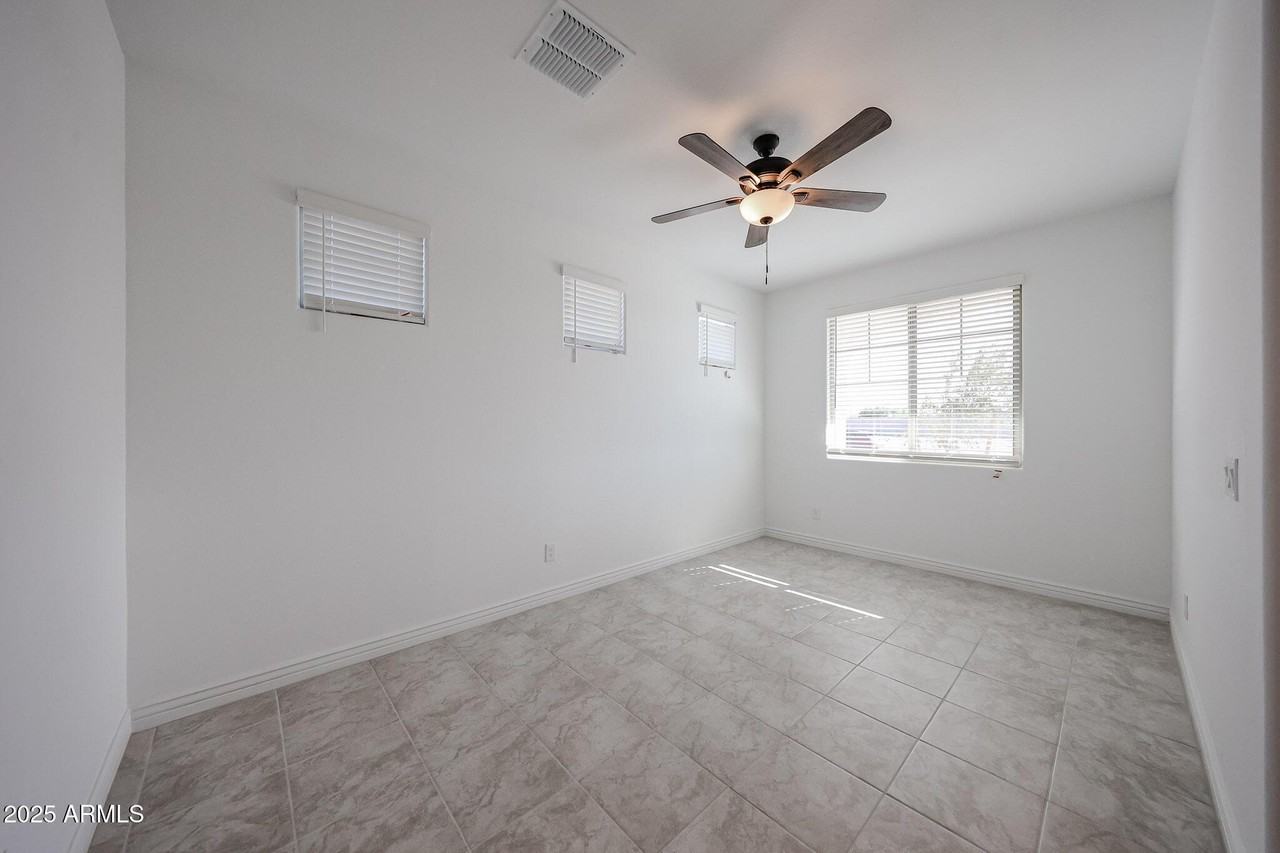 8730 W Pasadena Ave - Photo 7 of 20