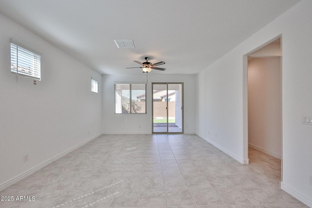 8738 W Pasadena Ave - Photo 5 of 20