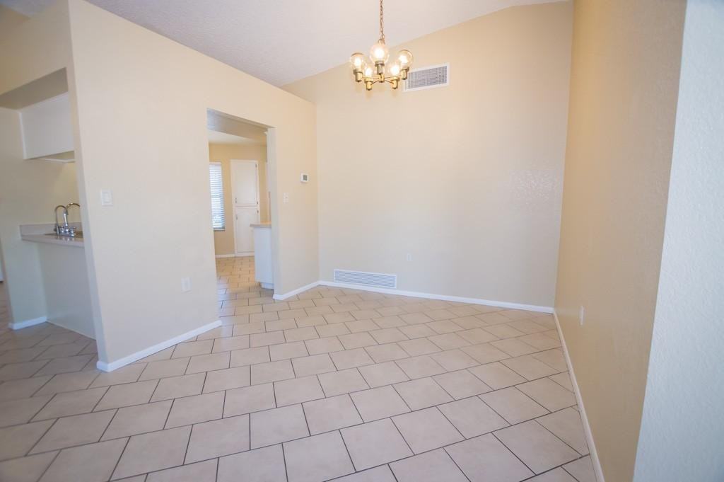 4864 Loma Loop - Photo 5 of 35