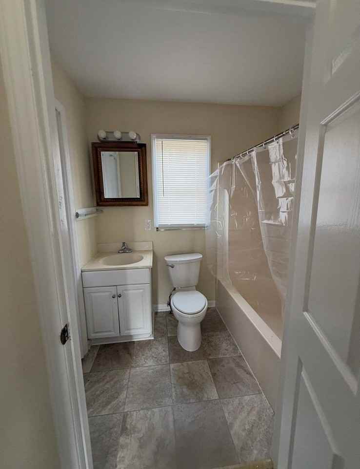 327 Taylor St - Photo 6 of 8