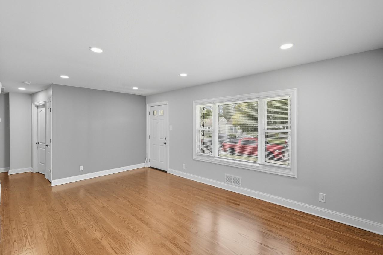 6833 Baring Ave - Photo 2 of 24