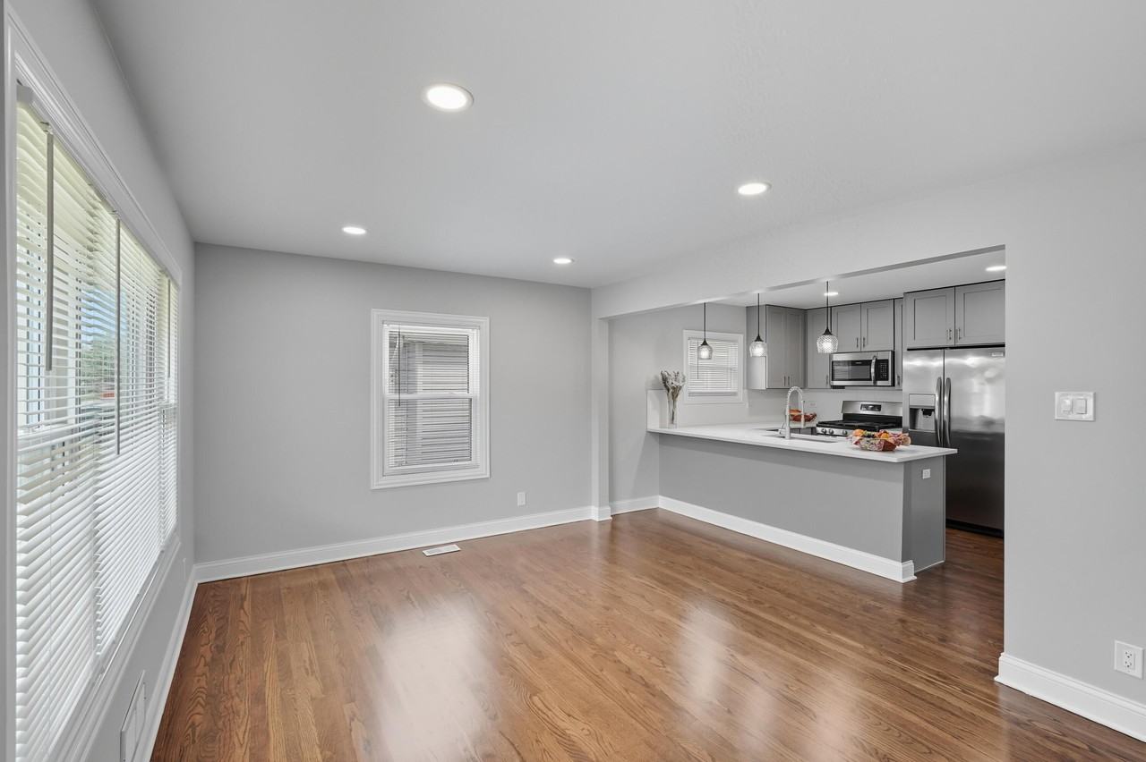 6833 Baring Ave - Photo 3 of 24