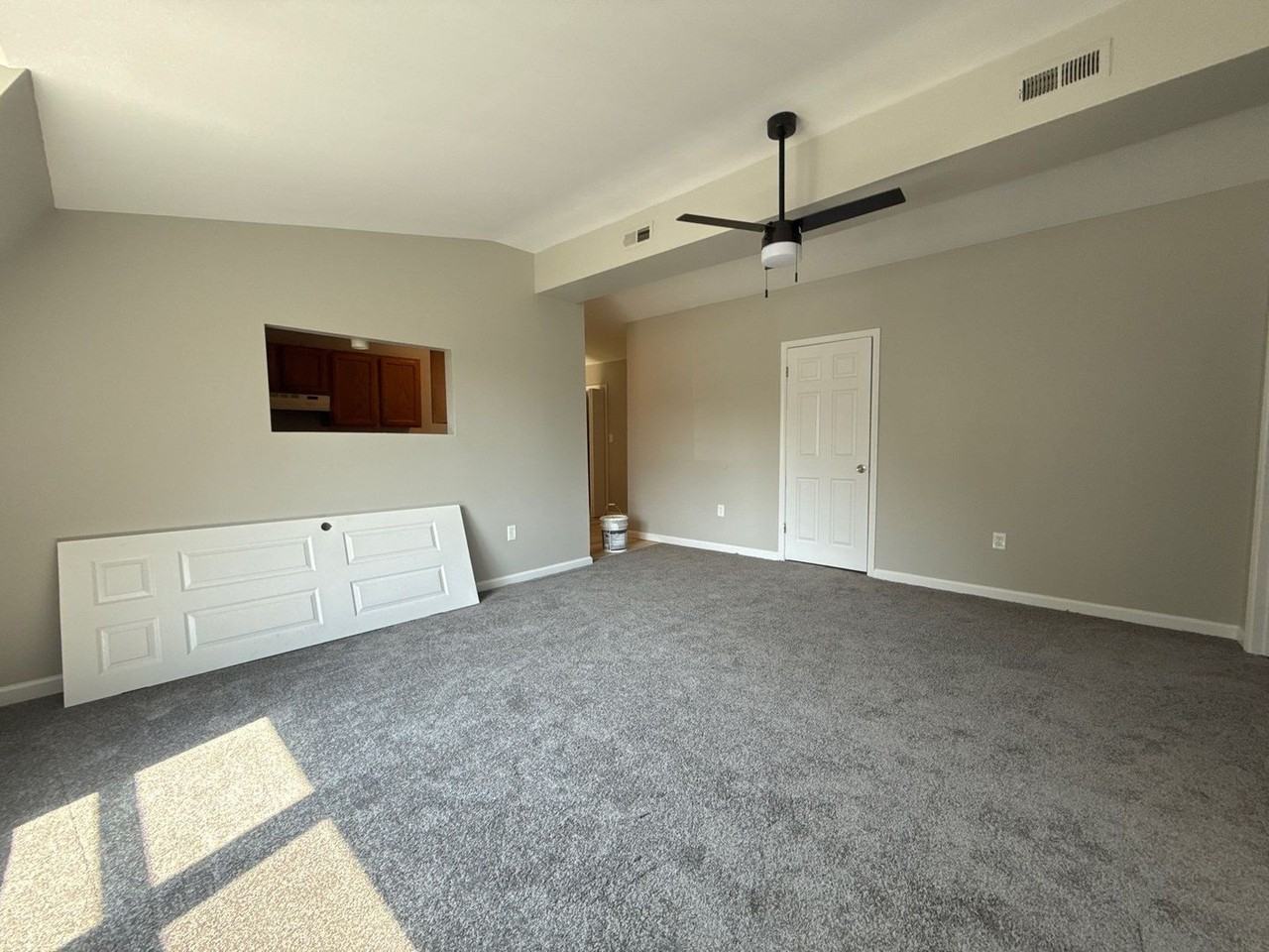 12102 Belair Rd - Photo 7 of 11