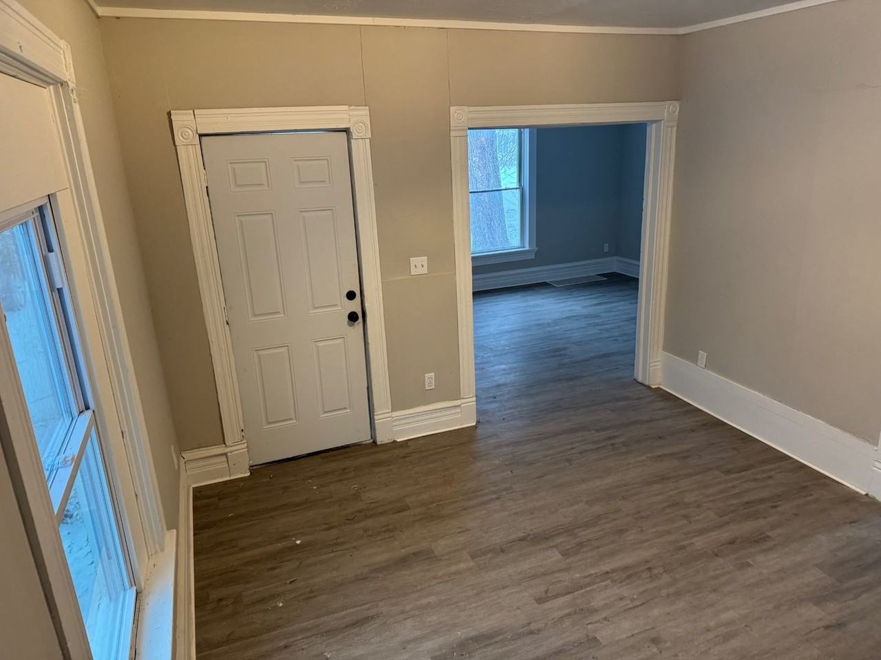 906 W 22nd St - Photo 4 of 23