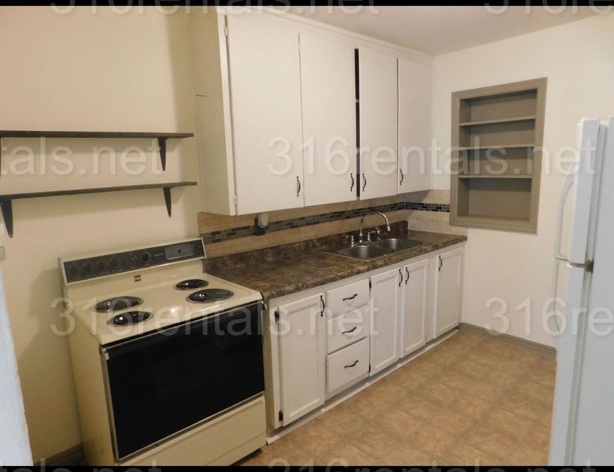 1134 Ada St - Photo 2 of 7