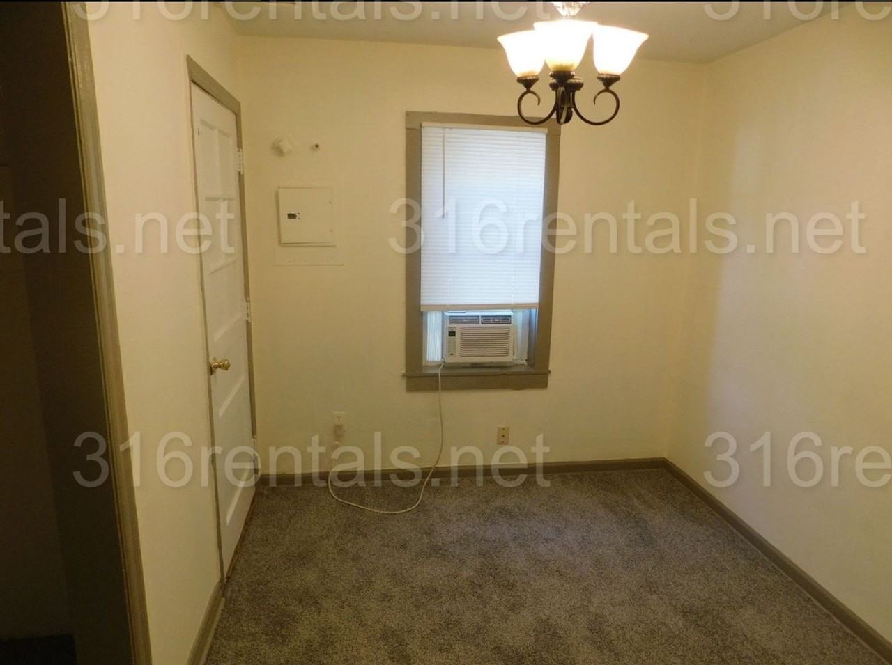 1134 Ada St - Photo 6 of 7