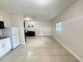 808 Nw 19th St ##C - Photo 1 of 1