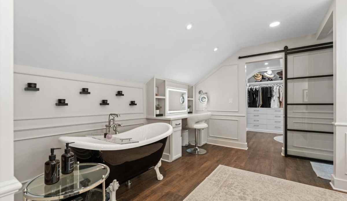 2729 Parton Cir - Photo 2 of 40