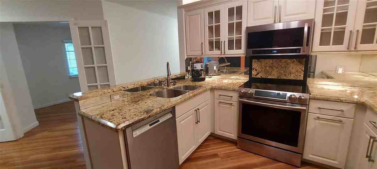 4967 Sw 32nd Ave - Photo 3 of 14