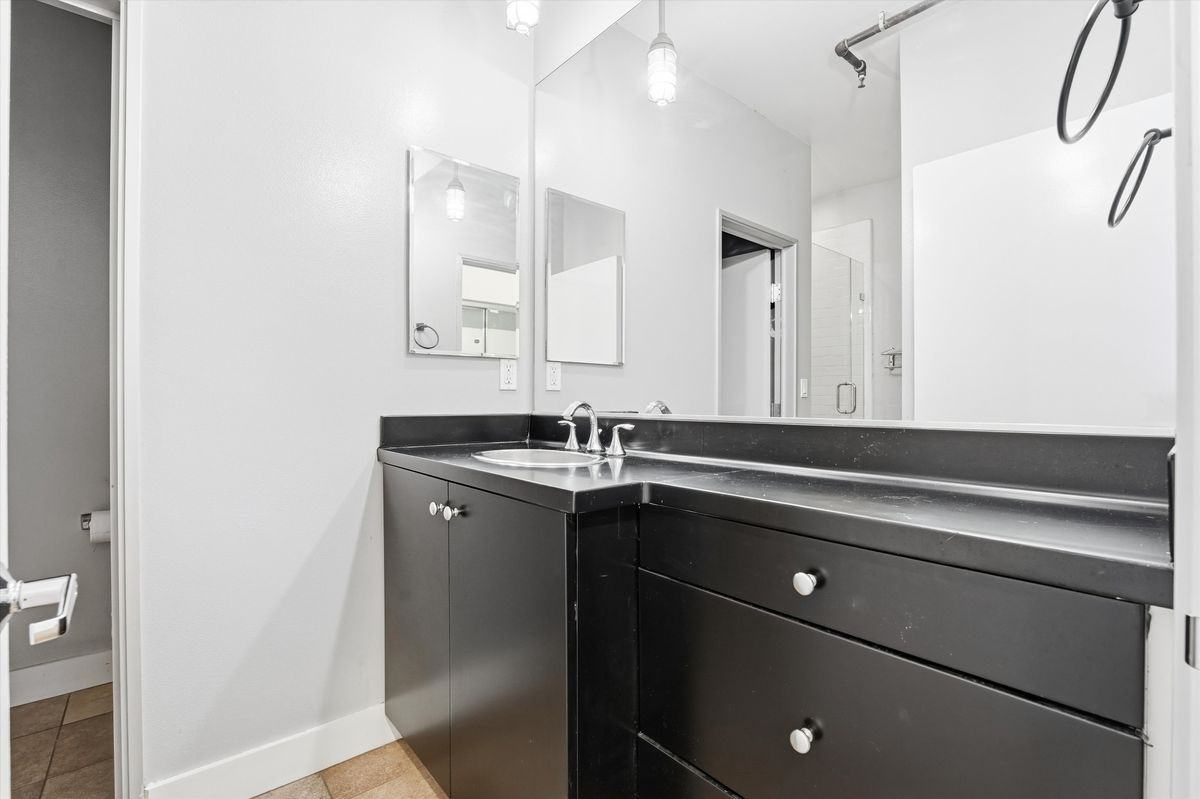 911 E Santa Ana Blvd - Photo 3 of 29