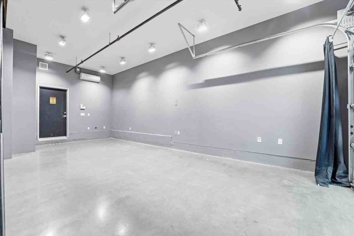 911 E Santa Ana Blvd - Photo 4 of 29