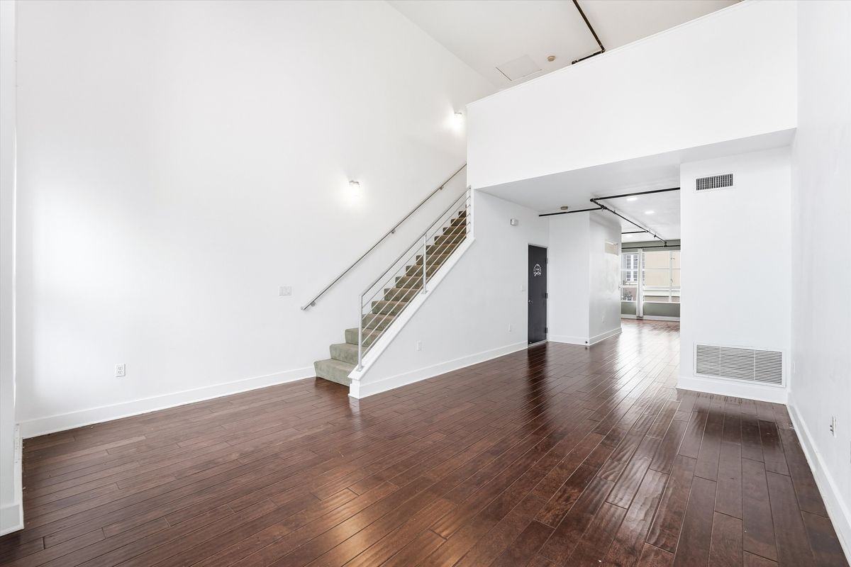 911 E Santa Ana Blvd - Photo 7 of 29