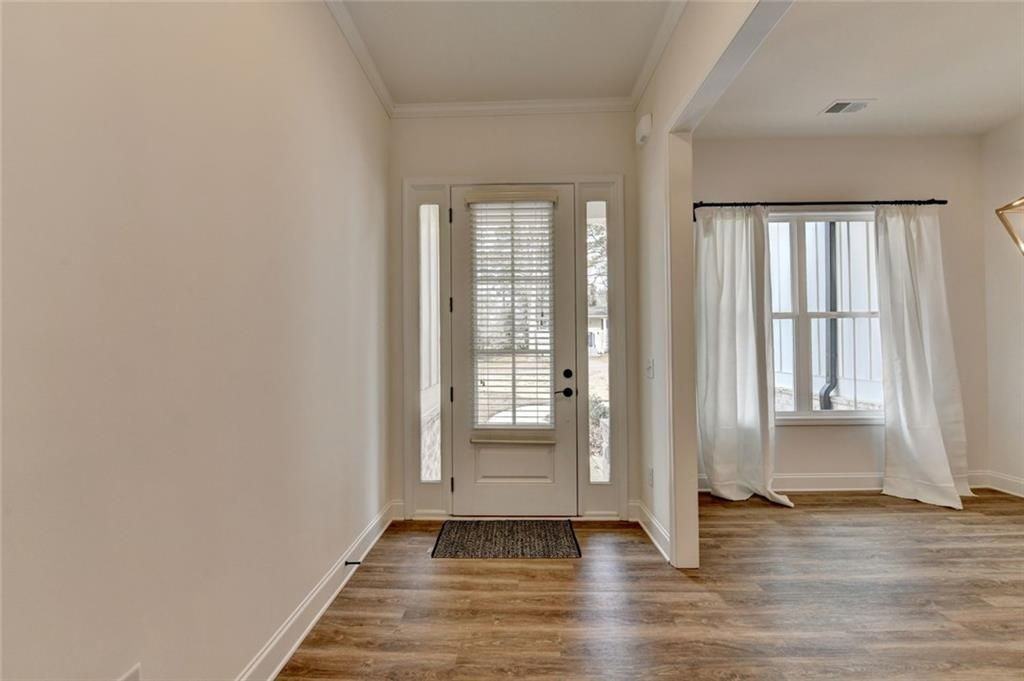 1329 Davis St - Photo 3 of 22