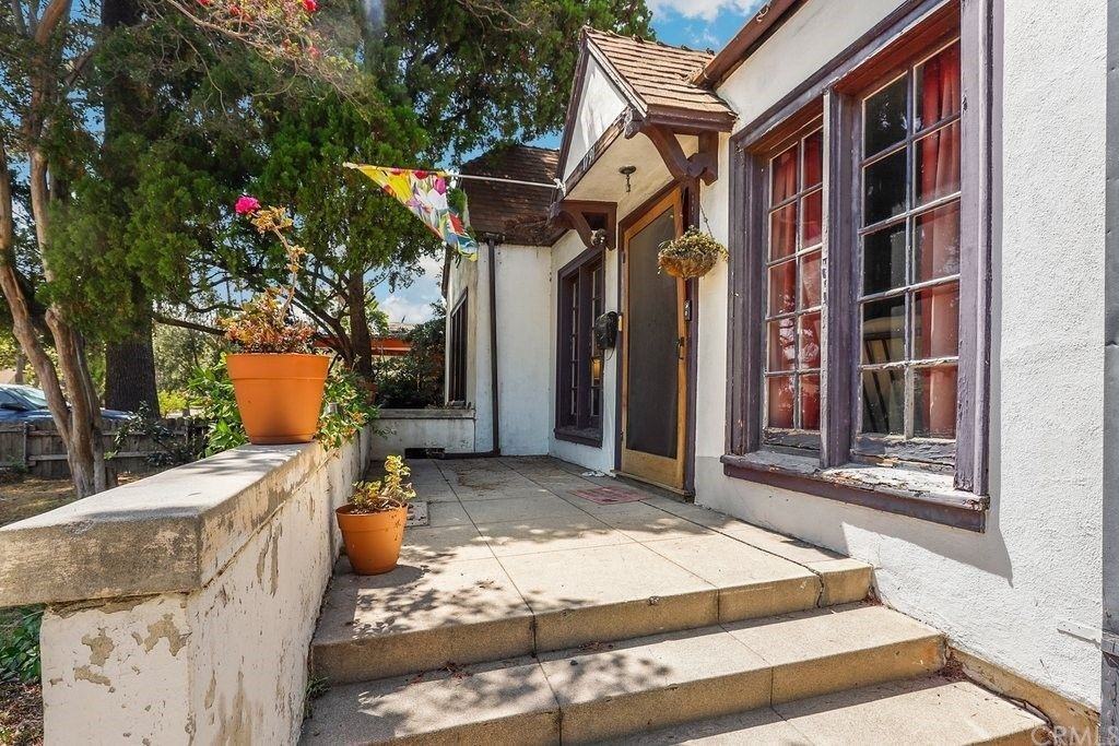 1791 Rose Villa St - Photo 3 of 38