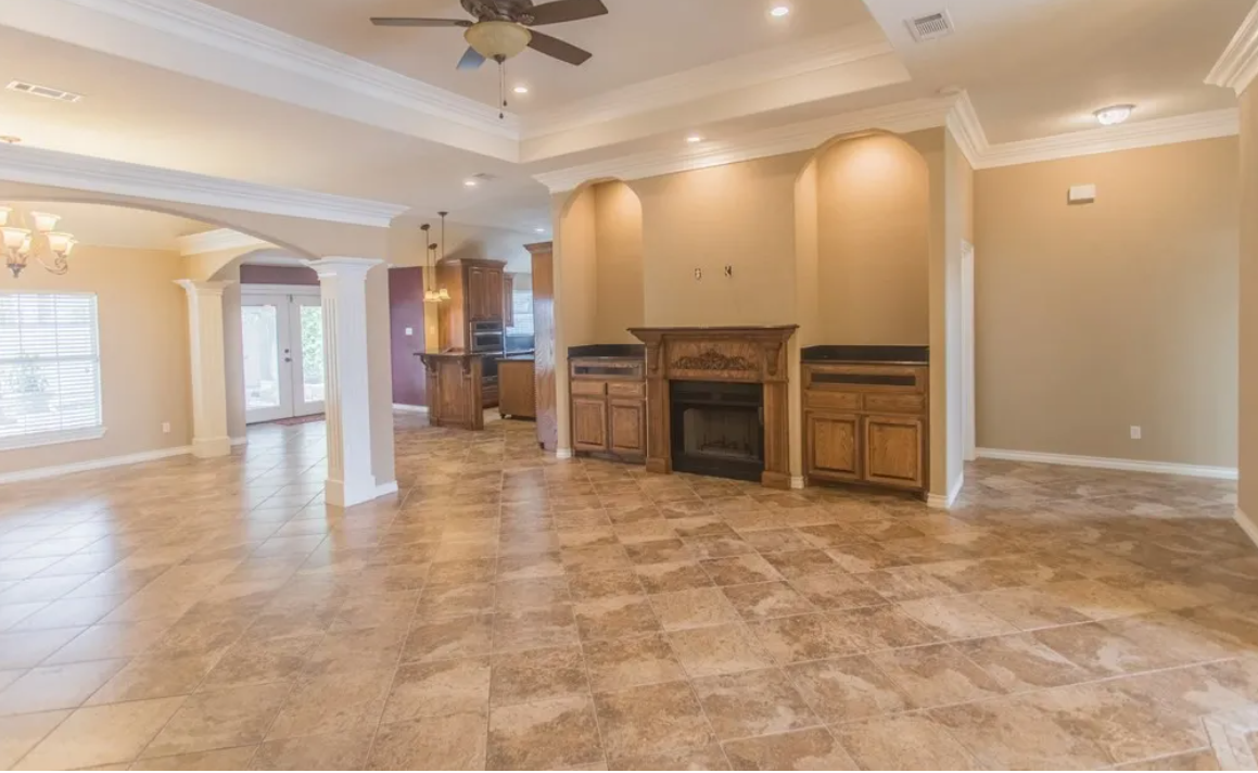 2641 N Stockton Ave - Photo 2 of 4