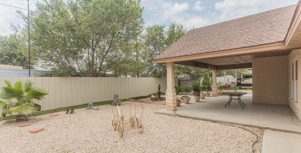 2641 N Stockton Ave - Photo 4 of 4