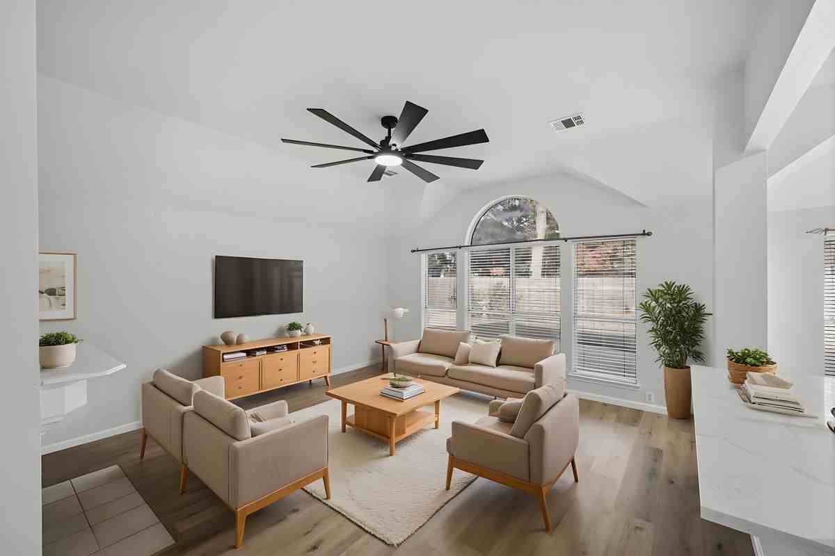 19134 Milloak Dr - Photo 3 of 31