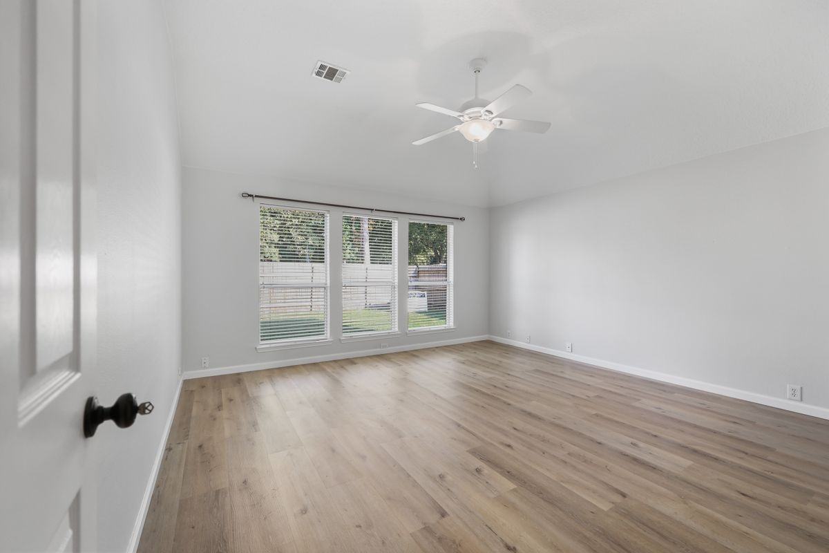 19134 Milloak Dr - Photo 7 of 31