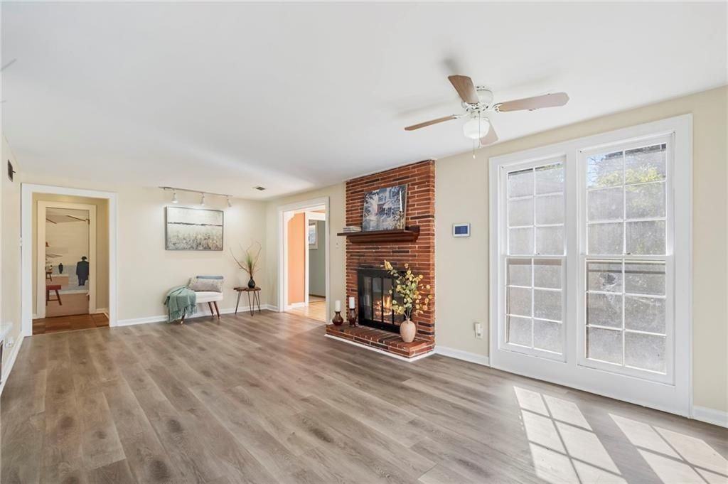 2451 Warwick Cir Ne - Photo 2 of 30